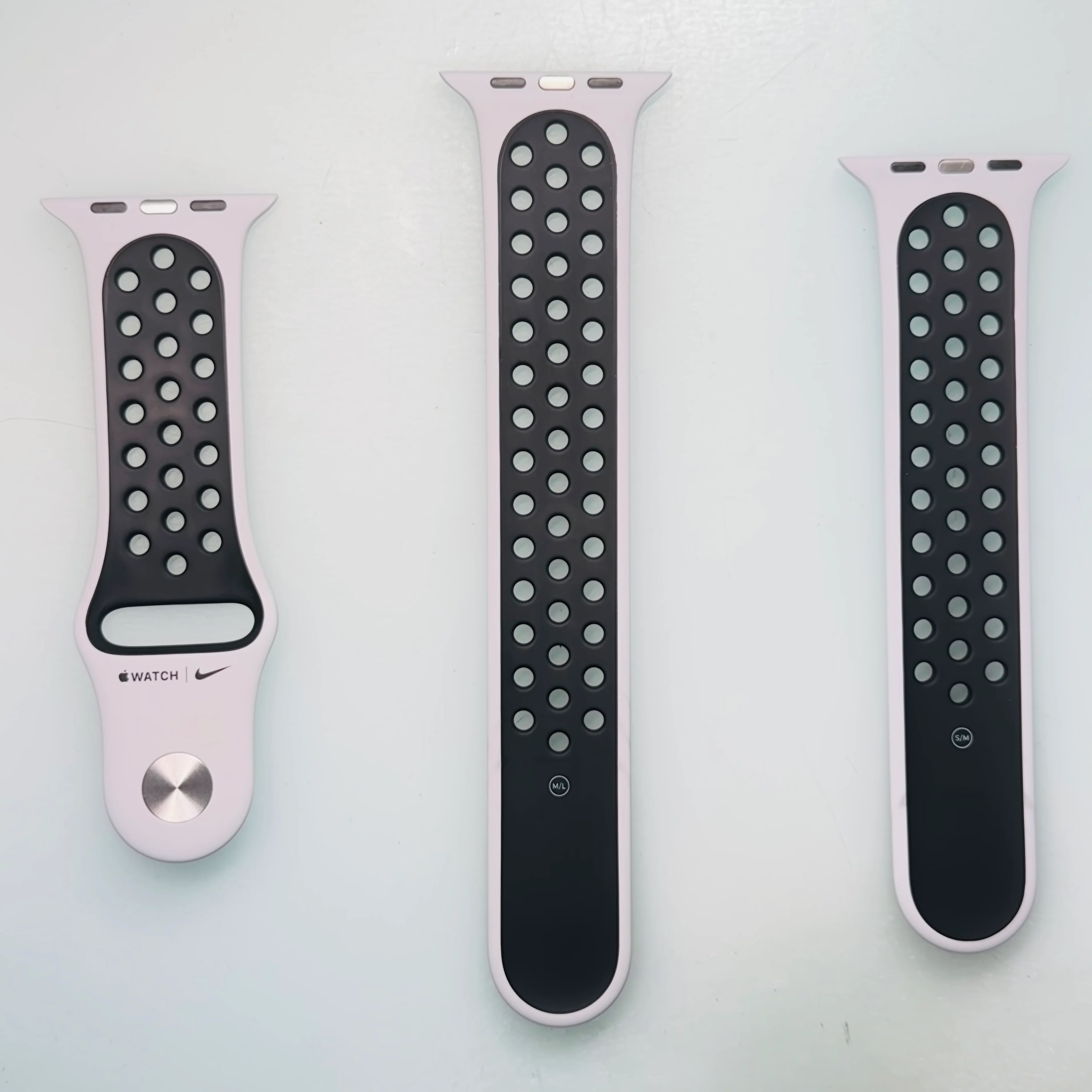 Apple 44mm Nike Sport Band – White/Black – S/M & M/L Sizes for Apple Watch - Image 2