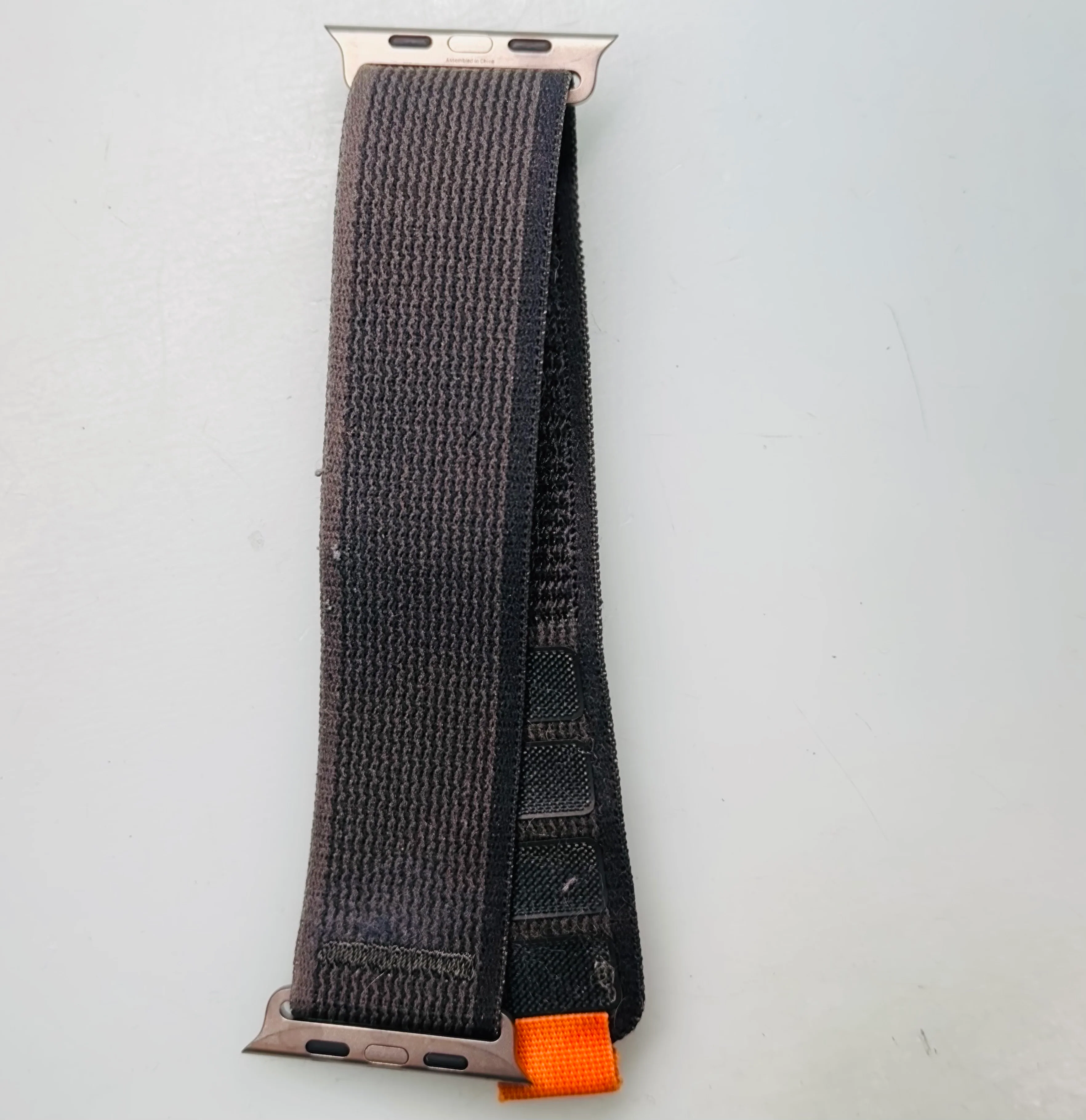 Apple 49mm Black/Charcoal Trail Loop Watch Band - M/L - Natural Titanium (Poor Condition)