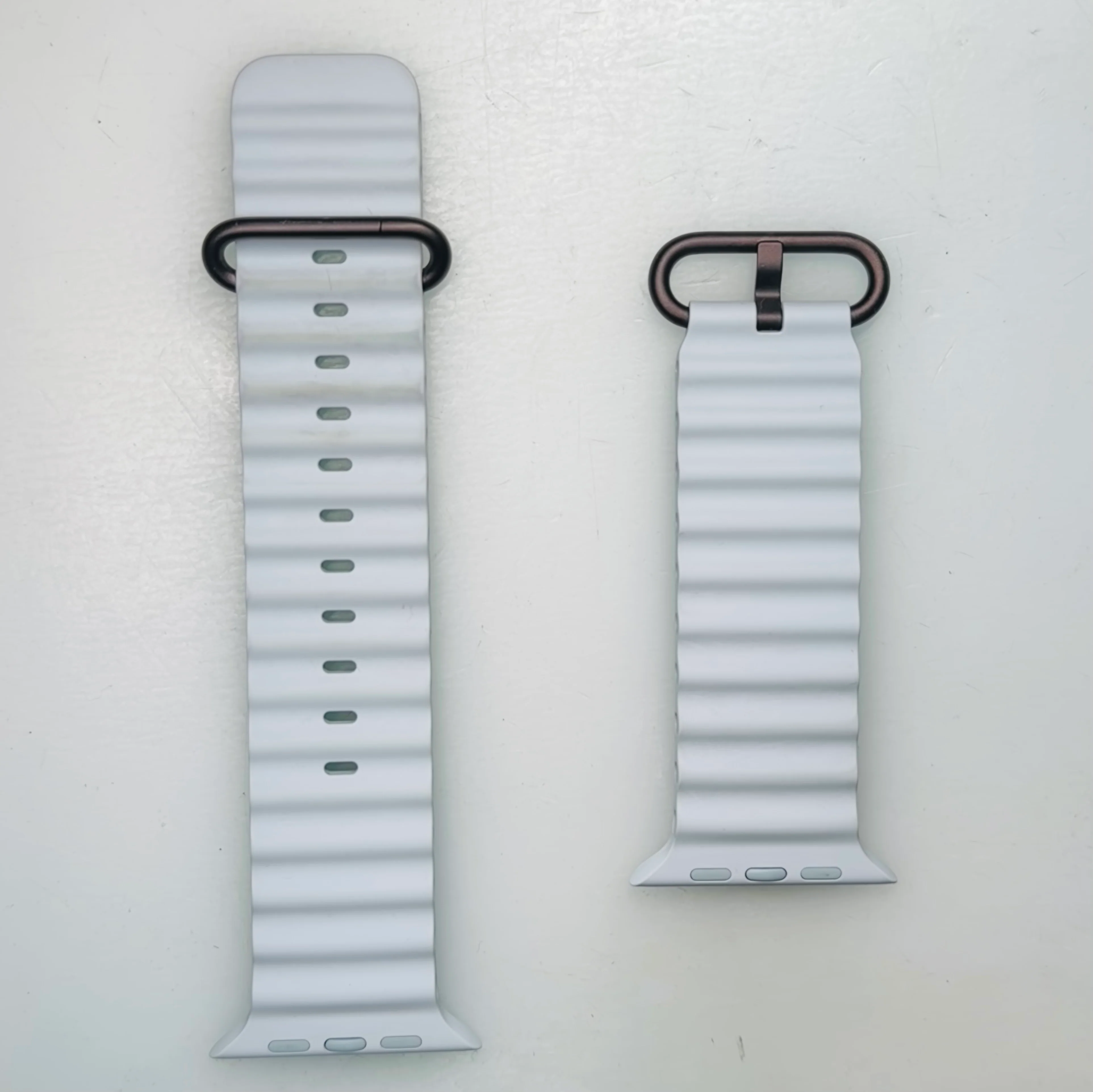 Apple 49mm Ocean Band – Ice Blue – One Size (Fits Most) for Apple Watch Ultra