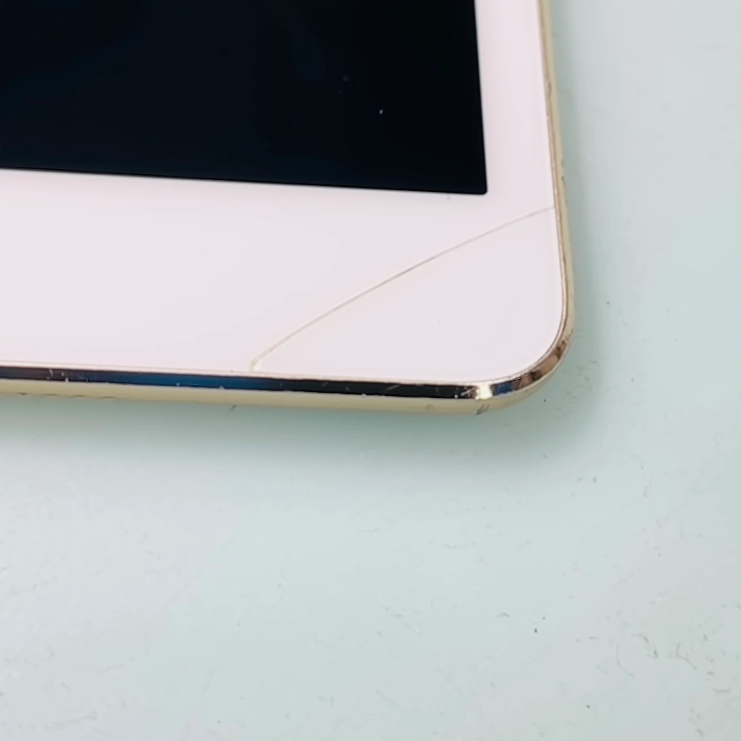 Apple iPad Mini 4 128GB Gold Wi-Fi (READ DESCRIPTION) REF#ST4620 - Image 3