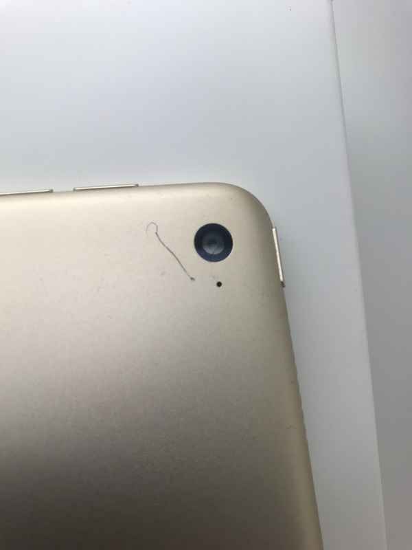 Apple iPad Pro 12.9in 1st Generation 32GB WIFI - Gold Model - Image 2