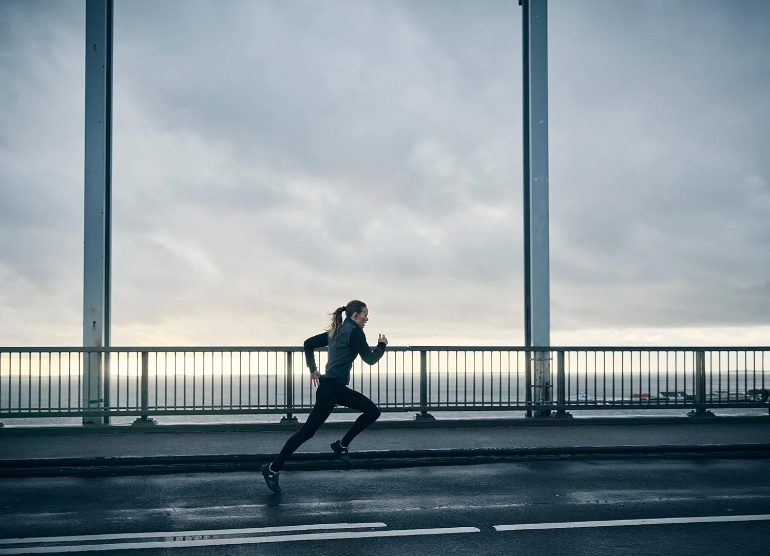 Bang & Olufsen Beoplay E8 Sport - True Wireless Sports Earphones, Black - Acceptable - Image 13