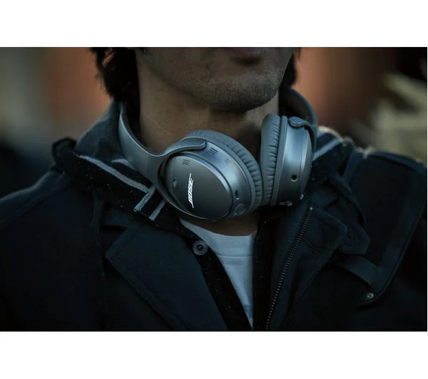 BOSE QuietComfort QC35 II Wireless Bluetooth Noise-Cancelling Headphones - Black - Very Good - Image 11